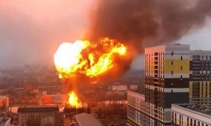 俄军决战红军城，乌军上千人命丧战场，20国贷款紧急送到乌克兰