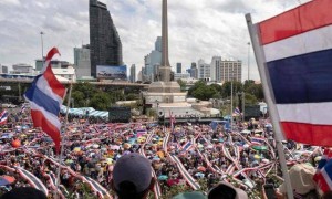 洪森决心直攻曼谷，战争最短5分钟爆发，佩通坦开始谋后路