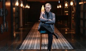 冯淬帆葬礼低调举行！其海葬遗愿未能完成，周润发曾志伟等好友送花圈